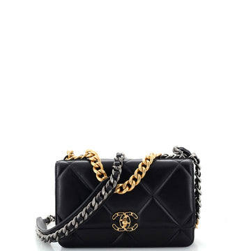 19 Wallet on Chain Quilted Goatskin