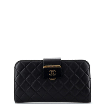 Chanel Beauty Lock Clutch Quilted Sheepskin