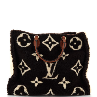 Louis Vuitton OnTheGo Tote Monogram Giant Teddy Fleece GM