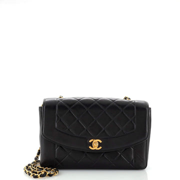Chanel Vintage CC Chain Flap Bag Quilted Lambskin Medium