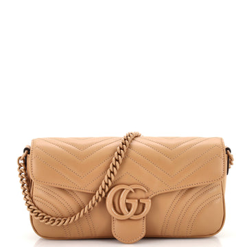 Gucci GG Marmont Monochrome Flap Bag Matelasse Leather Medium