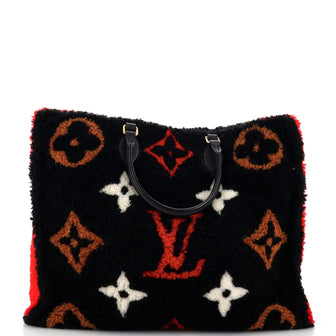 Louis Vuitton OnTheGo Tote Monogram Giant Teddy Fleece GM