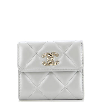 Chanel CC Pearl Trifold Wallet Quilted Iridescent Lambskin Small