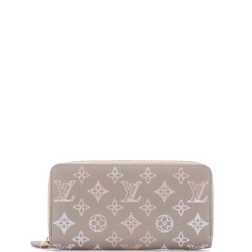 Louis Vuitton Zippy Wallet Mahina Leather