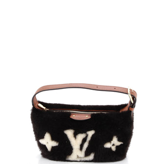 Louis Vuitton Hills Pochette Monogram Giant Teddy Fleece