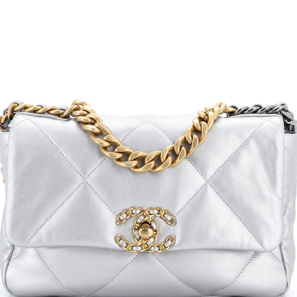 19 Flap Bag Quilted Leather Medium