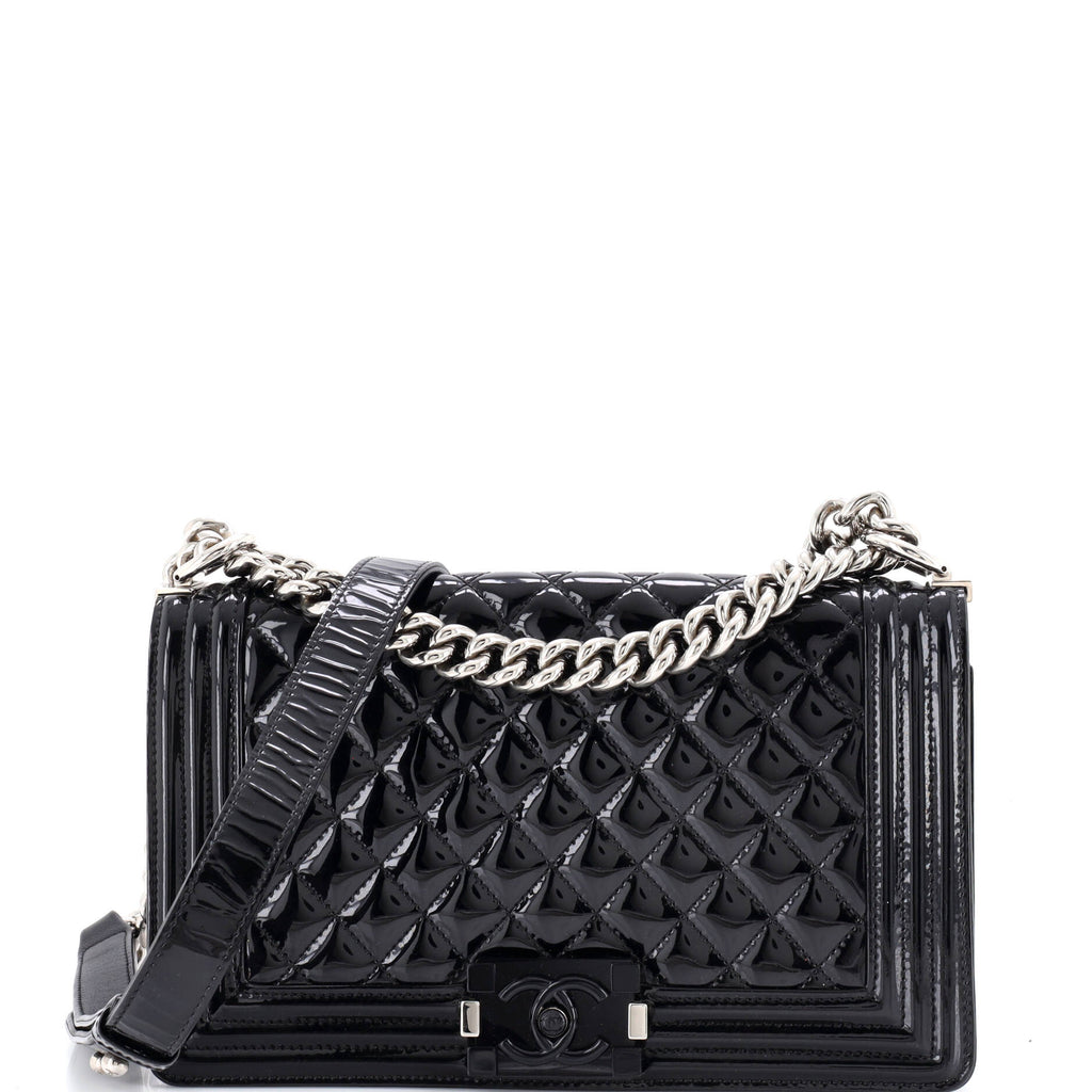 CHANEL ノベルティブラック バケットバッグ スモール バケット バッグ、クランプル パテント カーフスキン