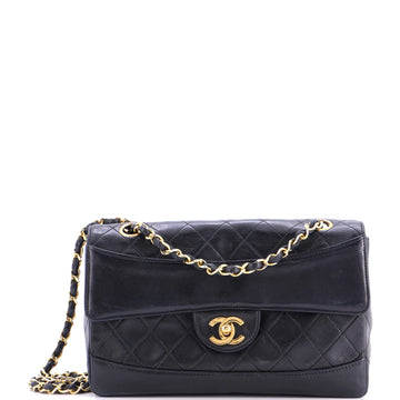 Chanel Vintage CC Chain Flap Bag Quilted Lambskin Medium