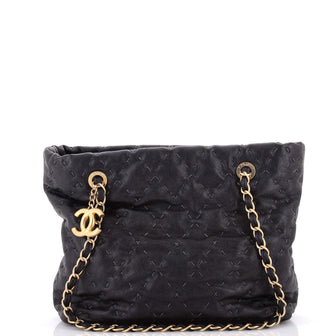 Chanel Wild Stitch Shopping Tote Caviar Medium