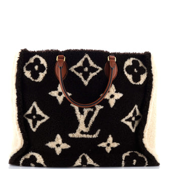Louis Vuitton OnTheGo Tote Monogram Giant Teddy Fleece GM