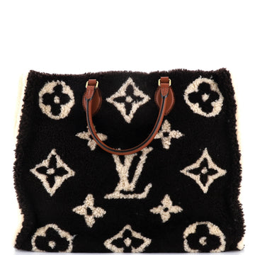 Louis Vuitton OnTheGo Tote Monogram Giant Teddy Fleece GM
