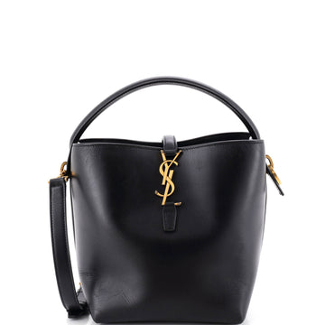 Le 37 Bucket Bag Leather