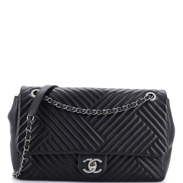 Chanel CC Crossing Flap Bag Chevron Lambskin Large