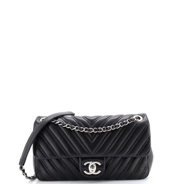 Chanel Double Stitch Flap Bag Chevron Lambskin Medium