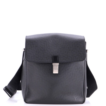 Louis Vuitton Yaranga Messenger Bag Taiga Leather Medium