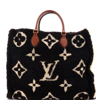 Louis Vuitton OnTheGo Tote Monogram Giant Teddy Fleece GM