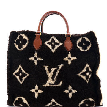 Louis Vuitton OnTheGo Tote Monogram Giant Teddy Fleece GM