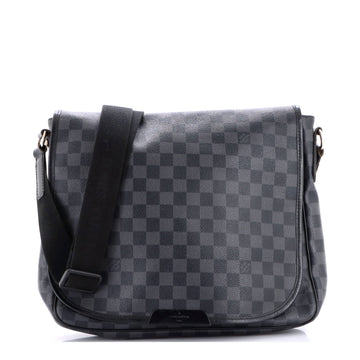 Louis Vuitton Daniel Messenger Bag Damier Graphite MM