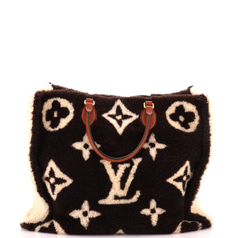 Louis Vuitton OnTheGo Tote Monogram Giant Teddy Fleece GM