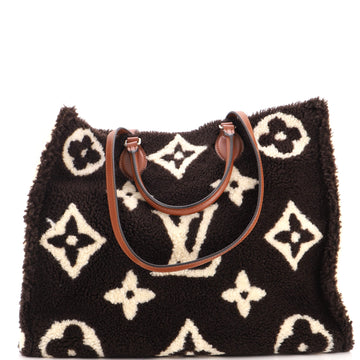 Louis Vuitton OnTheGo Tote Monogram Giant Teddy Fleece GM