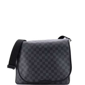 Louis Vuitton Daniel Messenger Bag Damier Graphite MM