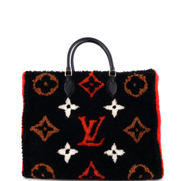 Louis Vuitton OnTheGo Tote Monogram Giant Teddy Fleece GM
