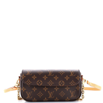 Louis Vuitton Ivy Wallet on Chain Monogram Canvas