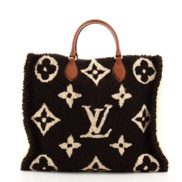 Louis Vuitton OnTheGo Tote Monogram Giant Teddy Fleece GM