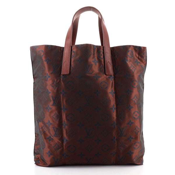 Aria: Louis Vuitton Monogram Cabas Escapade Bag