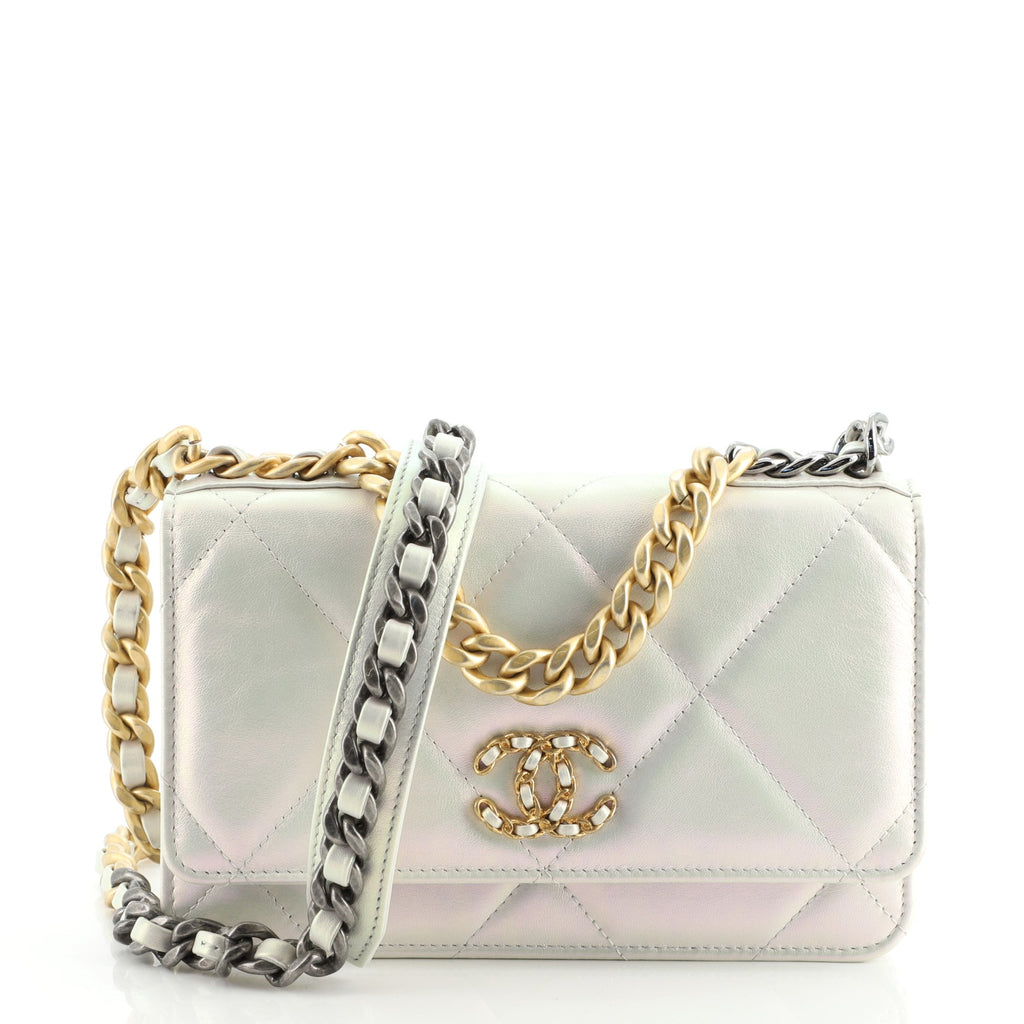 Wallet on chain leather handbag Chanel Silver in Leather - 37681956