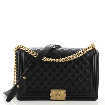 Chanel Boy Flap Bag Quilted Caviar New Medium