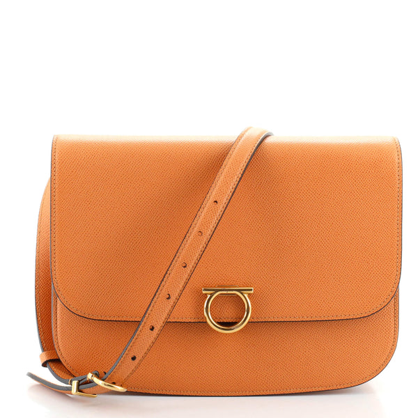 バッグ salvatore ferragamo gancino shoulder bag Salvatore Ferragamo Gancini Shoulder Bag - Brown Shoulder Bags