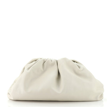 Bottega Veneta The Pouch Leather Medium