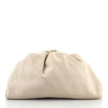 Bottega Veneta The Pouch Leather Medium
