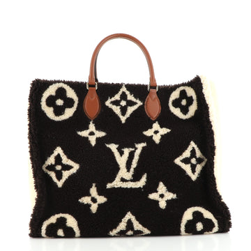 Louis Vuitton OnTheGo Tote Monogram Giant Teddy Fleece GM