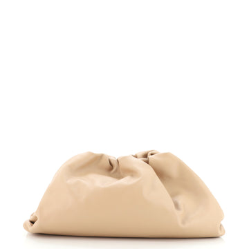 Bottega Veneta The Pouch Leather Medium