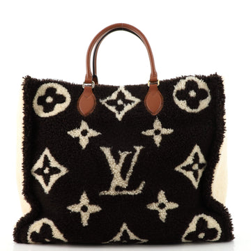 Louis Vuitton OnTheGo Tote Monogram Giant Teddy Fleece GM
