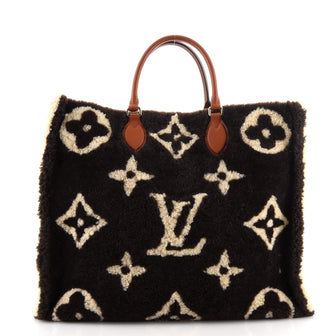 Louis Vuitton OnTheGo Tote Monogram Giant Teddy Fleece GM