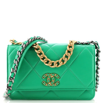 Wallet on chain chanel 19 leather handbag Chanel Green in Leather