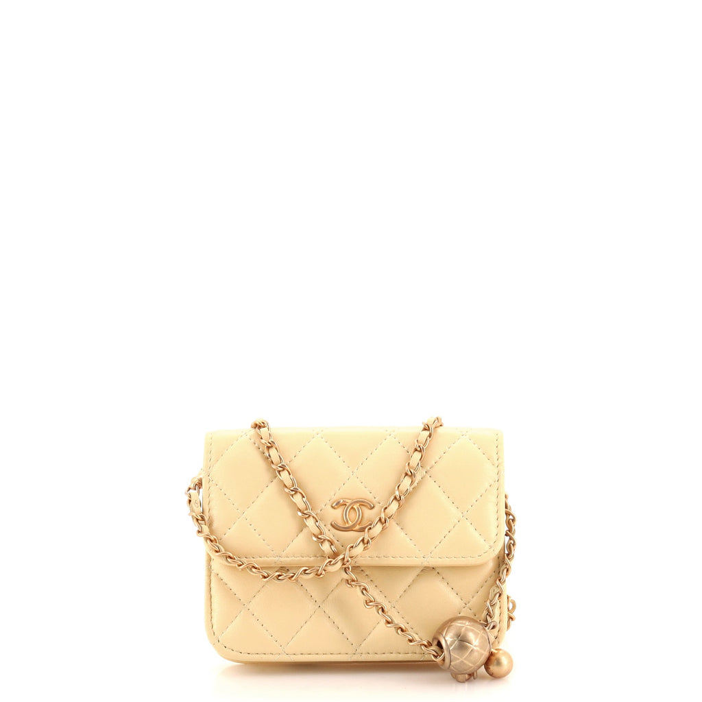 Leather mini bag Chanel Yellow in Leather - 36046801
