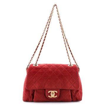 Chanel Chic Quilt Flap Bag Quilted Iridescent Calfskin Small