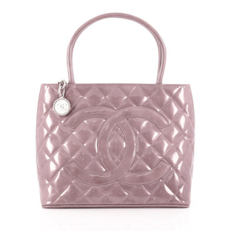 chanel medallion tote fit laptop｜TikTok Search