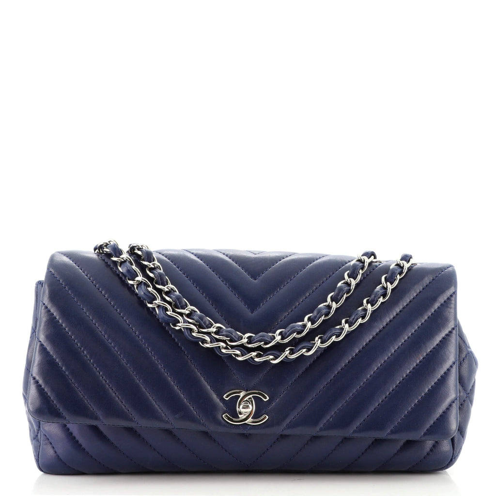 Chanel Front Logo Flap Bag Calfskin 字母口蓋包牛皮（AS1490）, 名牌