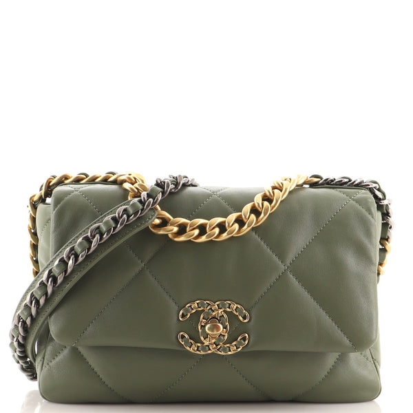 CHANEL Lambskin Quilted Medium Chanel 19 Flap Green 630000
