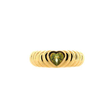 Tiffany & Co. Ribbed Friendship Heart Ring 18K Yellow Gold with Peridot