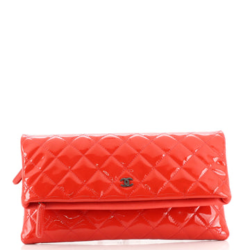 Chanel Beauty CC Clutch Quilted Patent