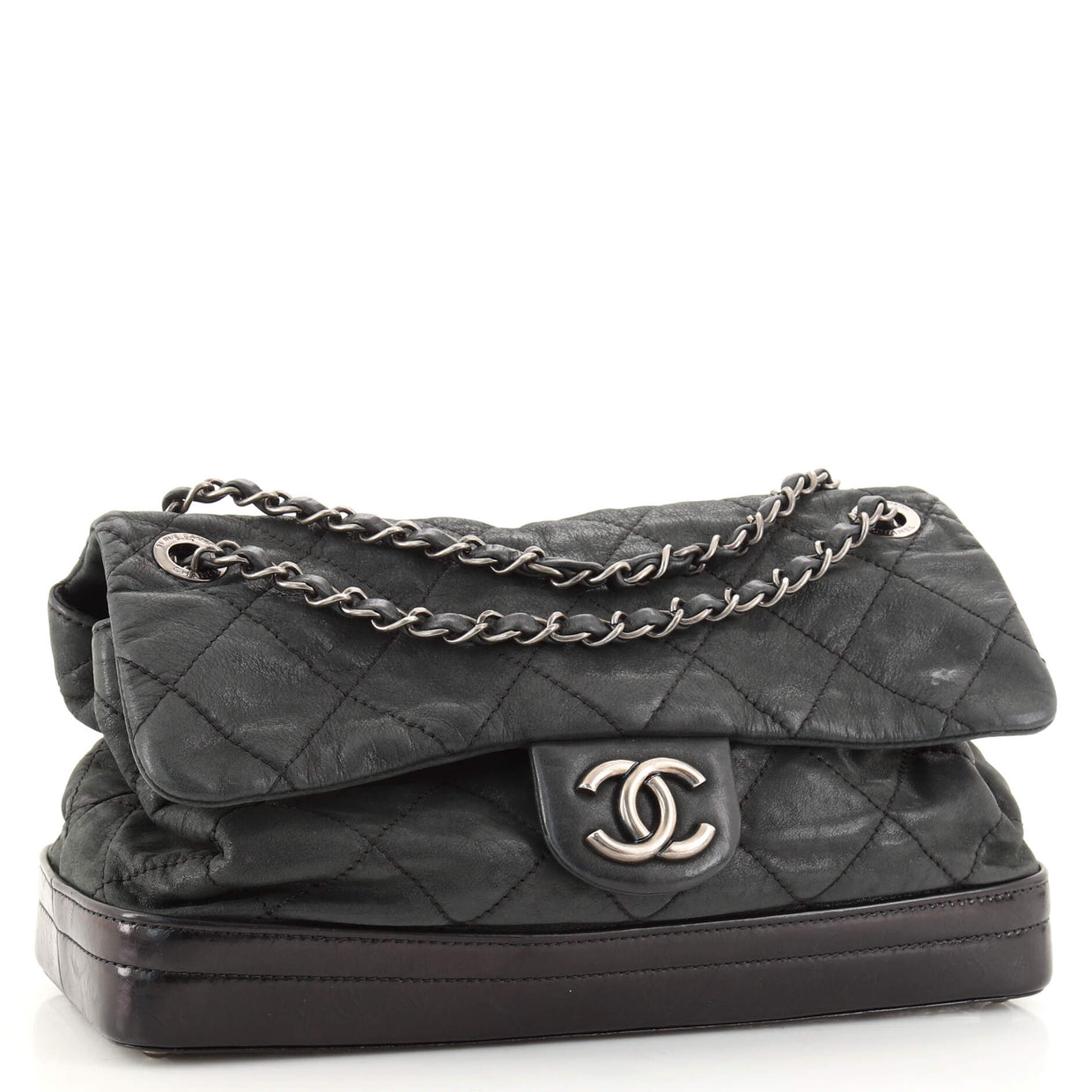 Chanel VIP Flap Bag Quilted Iridescent Calfskin Black 1575909