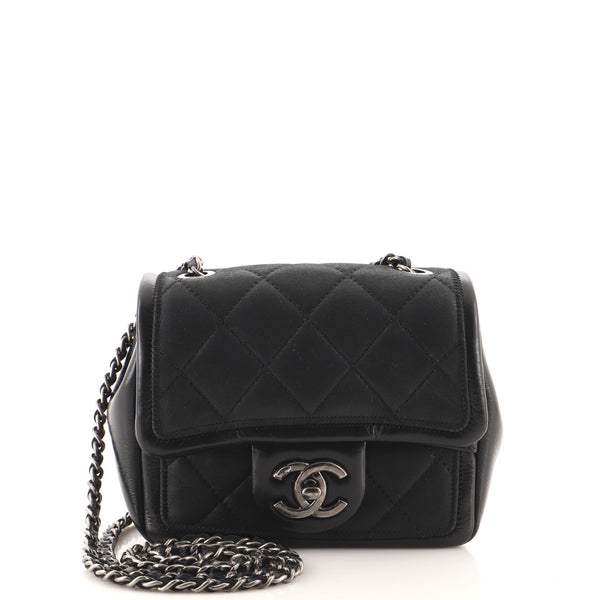 Chanel Red Mini Square Graphic Flap Crossbody Bag Black Leather Pony-style  calfskin ref.1024156 - Joli Closet