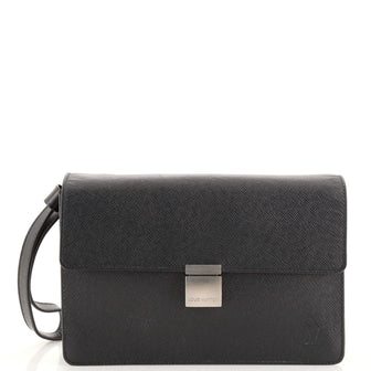 Louis Vuitton Selenga Pochette Taiga Leather