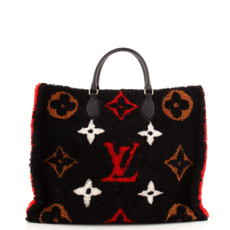 Louis Vuitton OnTheGo Tote Monogram Giant Teddy Fleece GM